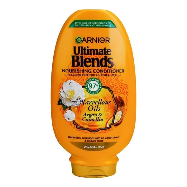 Garnier Ultimate Blends Argan Oil Conditioner 400ml, with Moroccan argan oil and camellia oil, nourishes and restores dull, dry hair for silky softness.